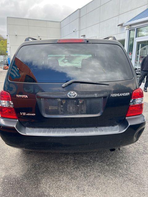 used 2005 Toyota Highlander car, priced at $5,063