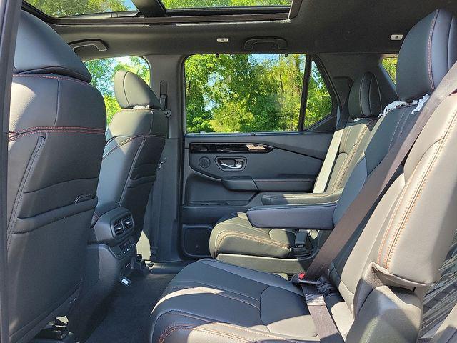 new 2025 Honda Pilot car, priced at $50,895