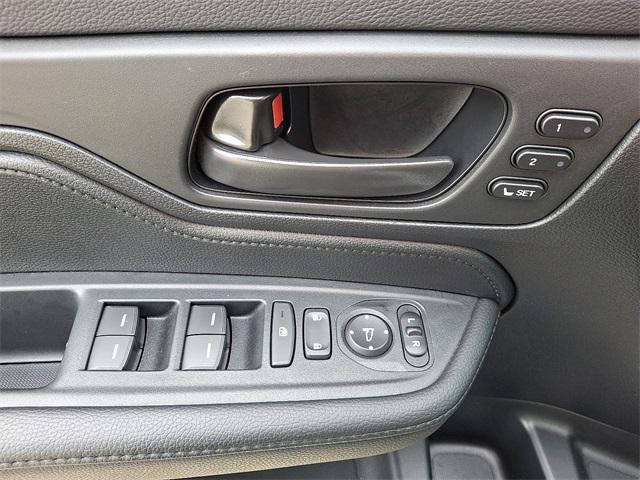 used 2025 Honda Odyssey car, priced at $38,130