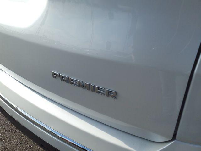 used 2023 Chevrolet Traverse car, priced at $32,999