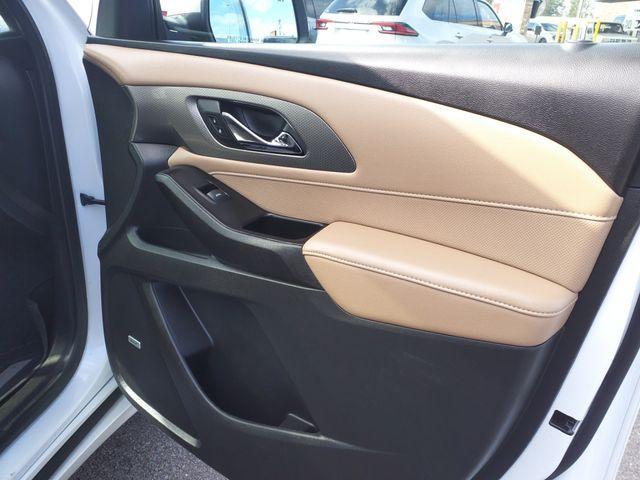 used 2023 Chevrolet Traverse car, priced at $32,999