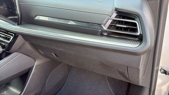 used 2024 Chevrolet Traverse car, priced at $38,993