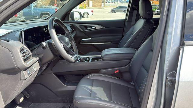 used 2024 Chevrolet Traverse car, priced at $38,993