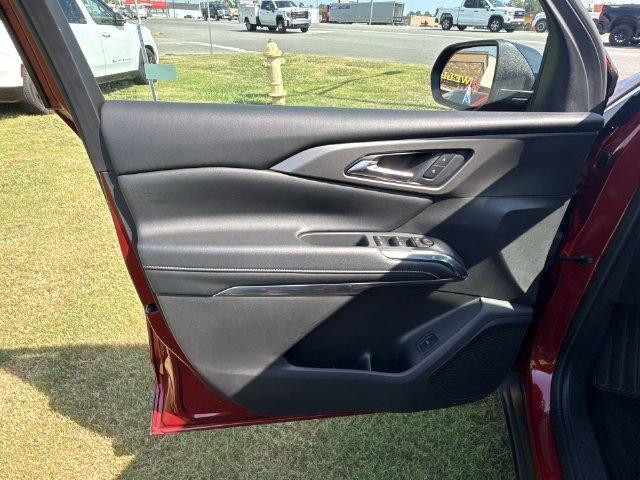 used 2026 Chevrolet Traverse car, priced at $36,993