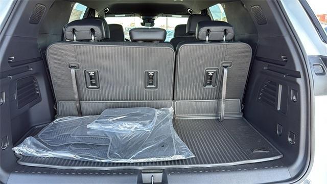 new 2026 Chevrolet Traverse car, priced at $51,137