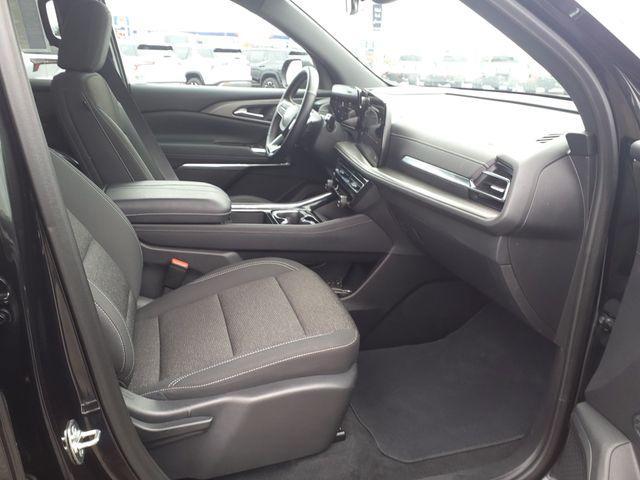 used 2025 Chevrolet Traverse car, priced at $34,999