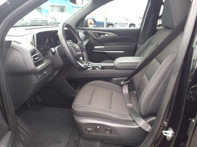 used 2025 Chevrolet Traverse car, priced at $34,999