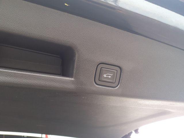 used 2025 Chevrolet Traverse car, priced at $34,999