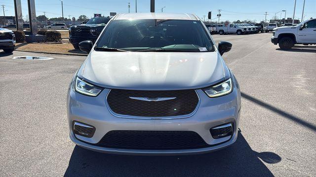 used 2024 Chrysler Pacifica car, priced at $26,999