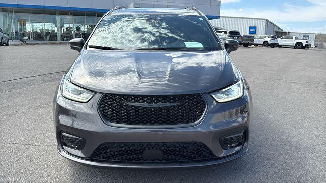 used 2021 Chrysler Pacifica car, priced at $22,993