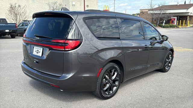 used 2021 Chrysler Pacifica car, priced at $22,993