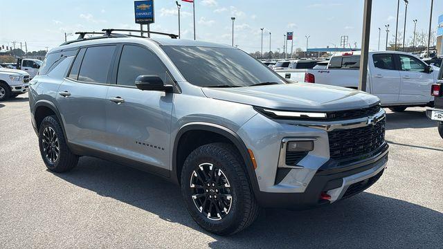used 2025 Chevrolet Traverse car, priced at $47,999