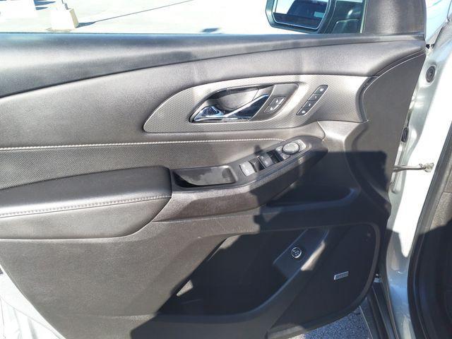 used 2023 Chevrolet Traverse car, priced at $32,993