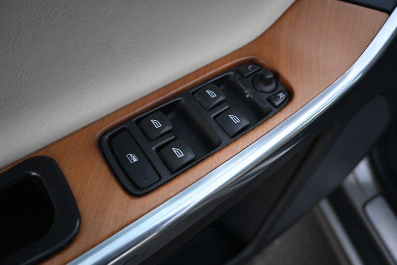 used 2015 Volvo XC60 car, priced at $10,995