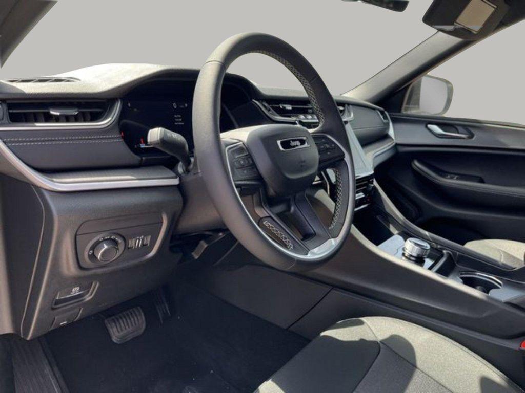 new 2026 Jeep Grand Cherokee car, priced at $35,330