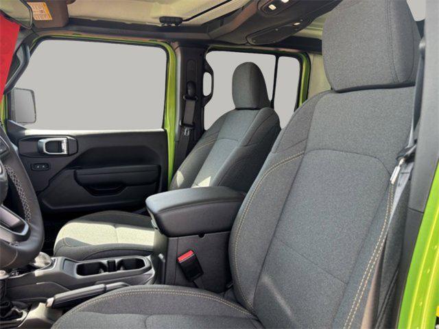 new 2025 Jeep Gladiator car, priced at $43,172