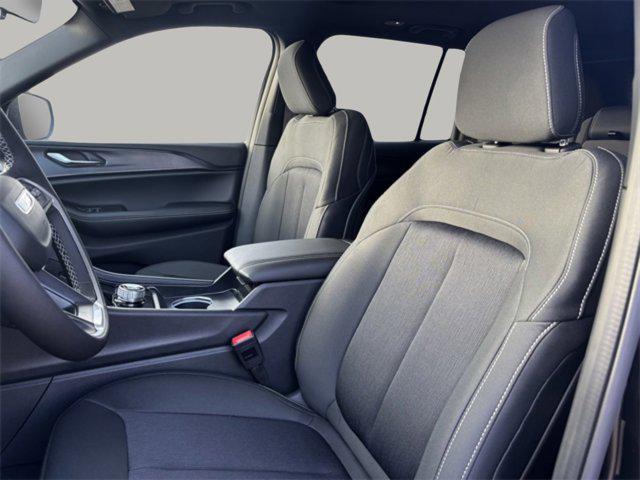 new 2025 Jeep Grand Cherokee car, priced at $32,203