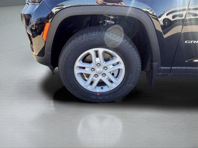 new 2025 Jeep Grand Cherokee car, priced at $32,295