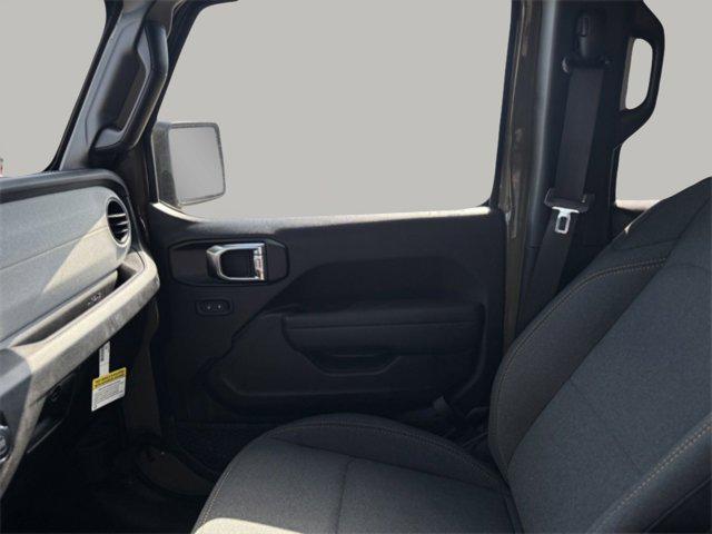 new 2025 Jeep Gladiator car, priced at $43,330