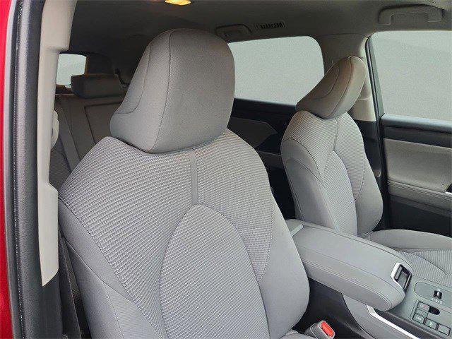 used 2023 Toyota Highlander car, priced at $32,264