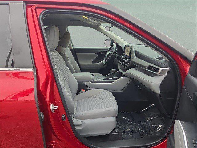 used 2023 Toyota Highlander car, priced at $32,264