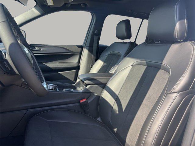 new 2025 Jeep Grand Cherokee car, priced at $35,854