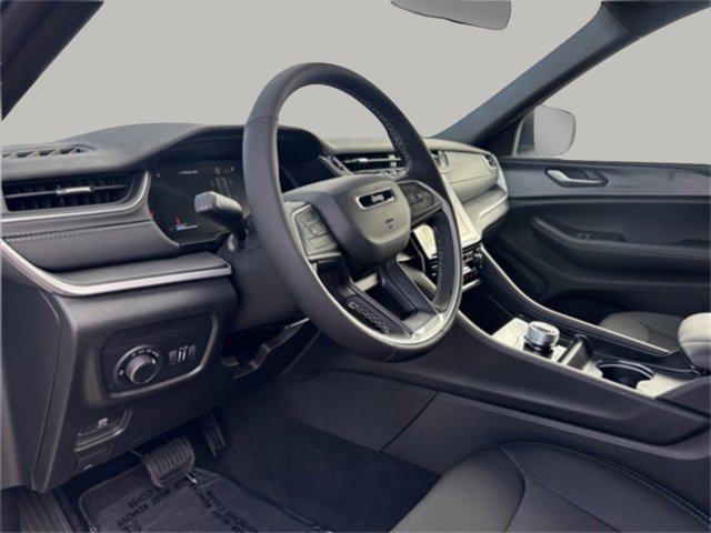 new 2025 Jeep Grand Cherokee car, priced at $32,482