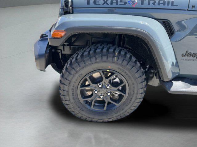 new 2026 Jeep Gladiator car, priced at $42,621