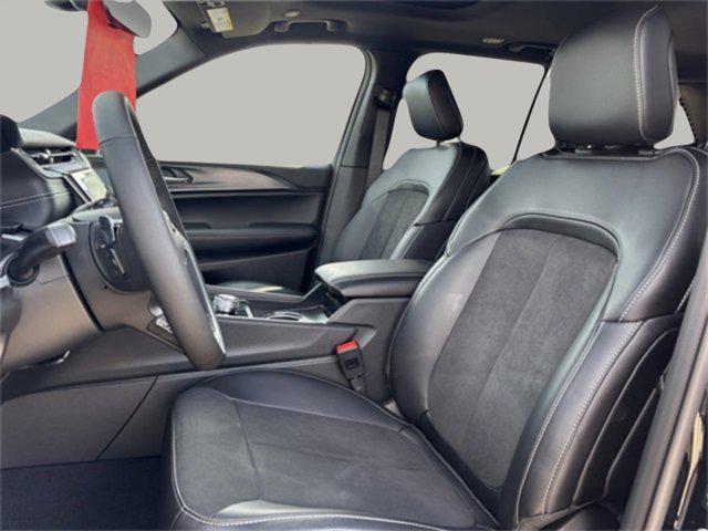 new 2025 Jeep Grand Cherokee car, priced at $37,547