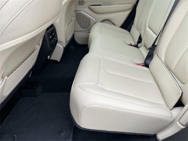 new 2026 Jeep Grand Cherokee car, priced at $39,567
