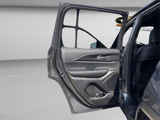 new 2025 Jeep Grand Cherokee car, priced at $37,547