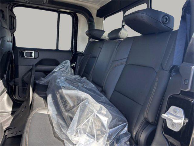 new 2025 Jeep Gladiator car, priced at $41,605