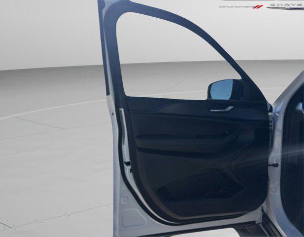 new 2025 Jeep Grand Cherokee car, priced at $37,012