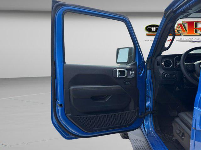 new 2025 Jeep Gladiator car, priced at $41,605