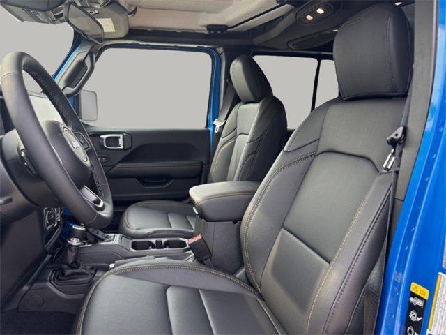 new 2025 Jeep Gladiator car, priced at $41,605