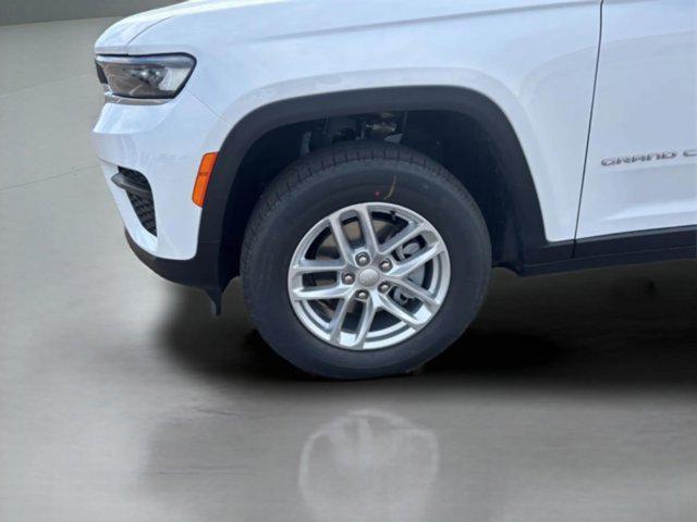 new 2025 Jeep Grand Cherokee car, priced at $34,168