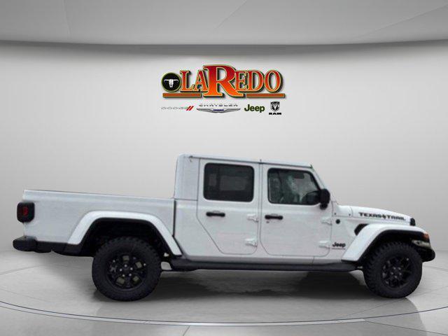 new 2025 Jeep Gladiator car, priced at $41,010