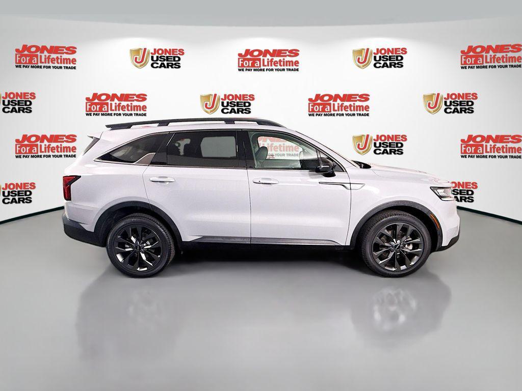 used 2022 Kia Sorento car, priced at $30,635