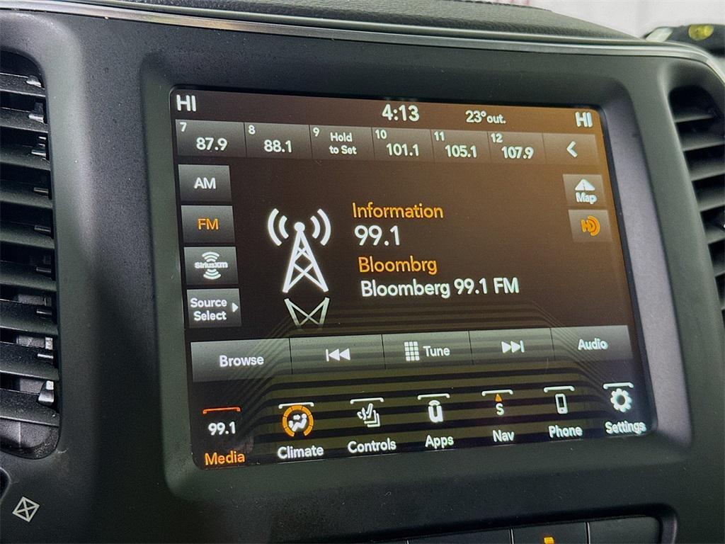 used 2023 Jeep Cherokee car, priced at $18,996