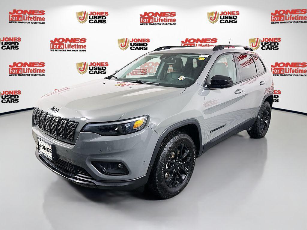 used 2023 Jeep Cherokee car, priced at $18,998