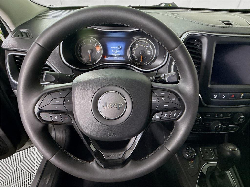 used 2023 Jeep Cherokee car, priced at $18,996