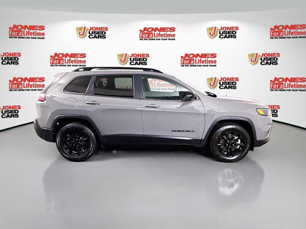 used 2023 Jeep Cherokee car, priced at $18,998