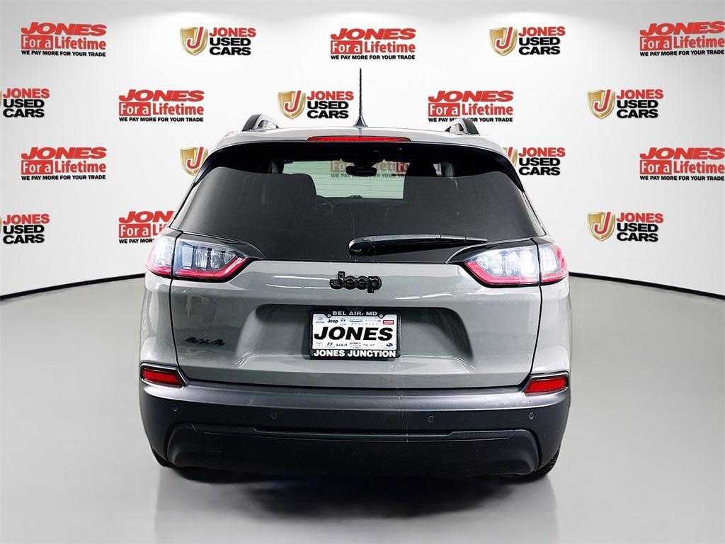 used 2023 Jeep Cherokee car, priced at $18,996