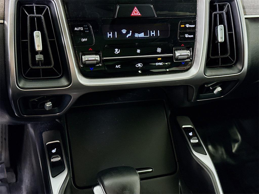 used 2023 Kia Sorento car, priced at $29,998