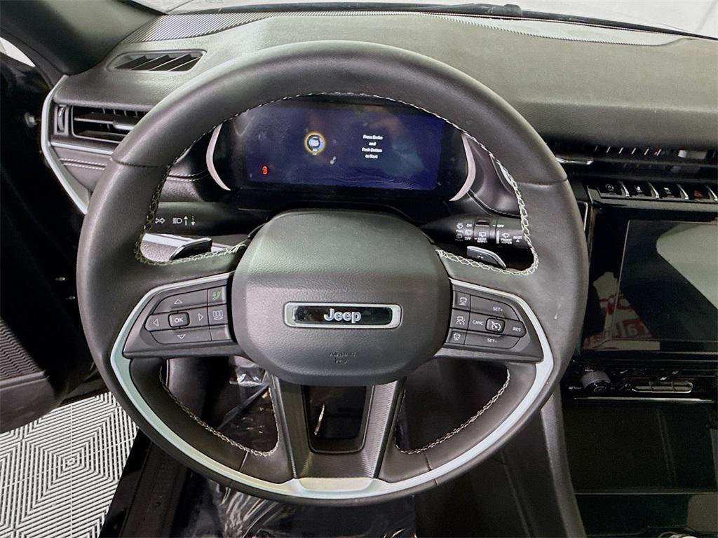 used 2023 Jeep Grand Cherokee car, priced at $32,998