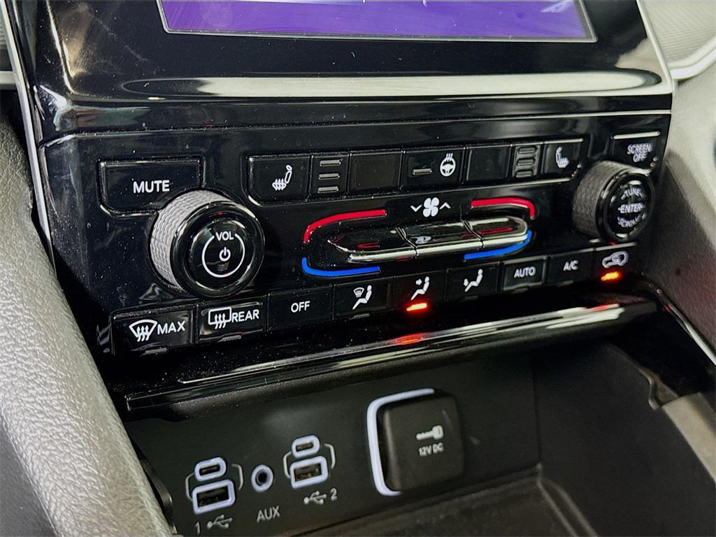 used 2023 Jeep Grand Cherokee car, priced at $32,998