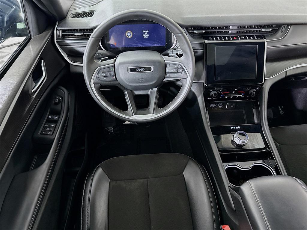 used 2023 Jeep Grand Cherokee car, priced at $32,998