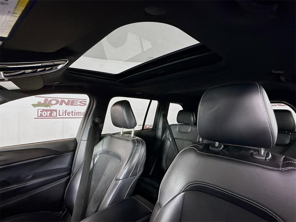 used 2023 Jeep Grand Cherokee car, priced at $32,998