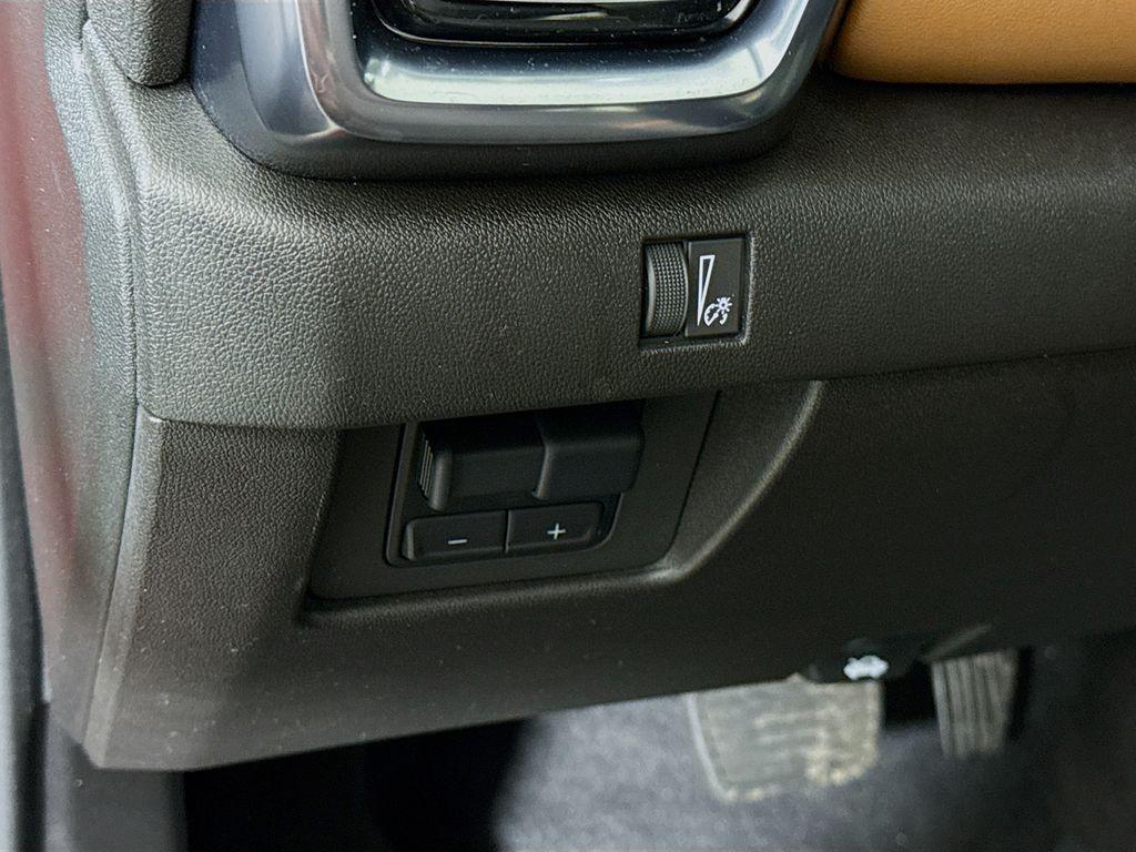 used 2024 GMC Canyon car, priced at $44,293