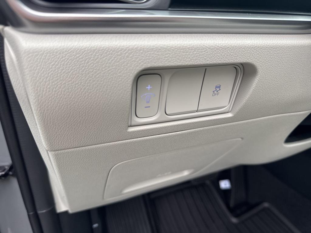 new 2026 Kia Sorento car, priced at $35,403